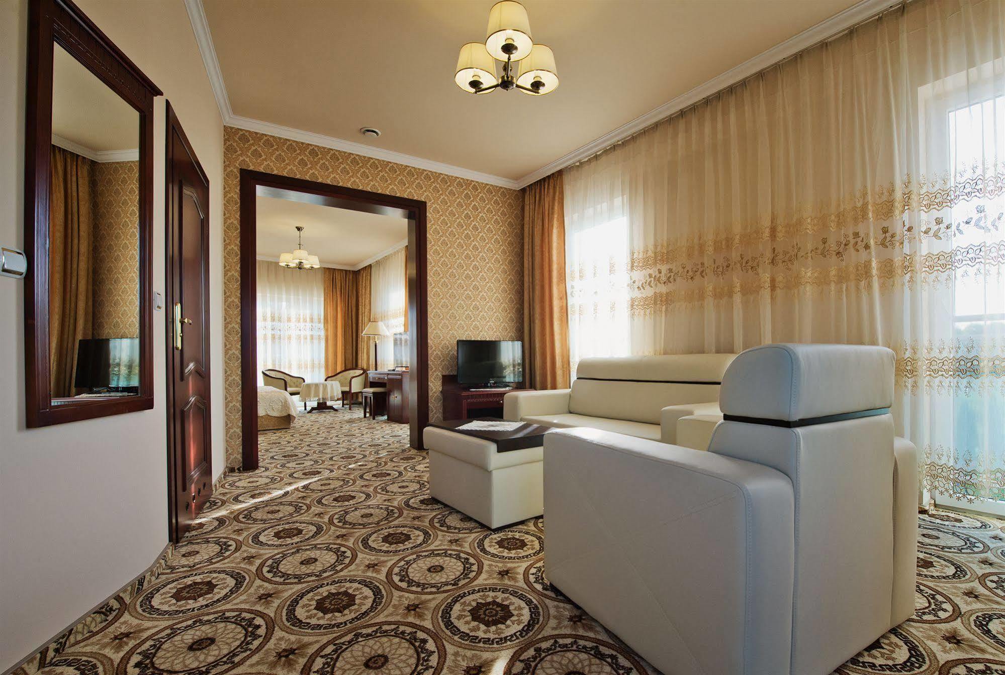 Royal Park Hotel & Spa Mielno  Exterior photo